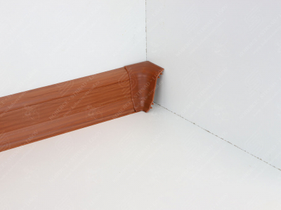 Soklová podlahová lišta Döllken SLK 50 barva W135 třešeň country + vnitřní roh (kout)