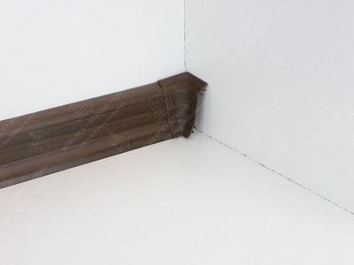 Soklová podlahová lišta Döllken SLK 50 barva W161 akát tmavý + vnitřní roh (kout)
